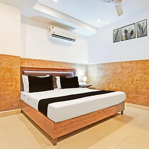 Collection O Tilak Nagar Near Pacific Mall Hotel