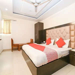 Oyo 14721 Vishesh Continental Hotel