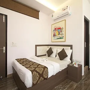 Oyo 393 Rk Grand Hotel