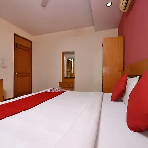 Oyo 305 Rajdeep Palace Hotel